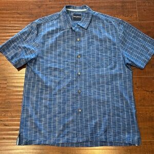 Tommy Bahama Blue Button Down Silk Shirt, Men’s Size Large, EUC!